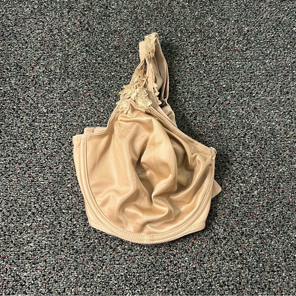 DOMINIQUE Satin Cream Seamless Minimizer Underwire Full Coverage Bra Lingeri 44D - Picture 14 of 16